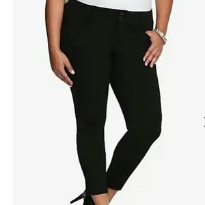 Torrid Size 16 Cropped Trousers